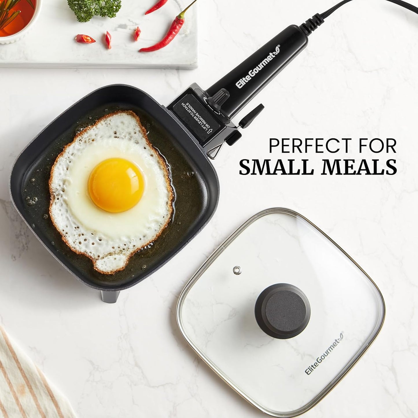 EFS059 Personal Electric Skillet, 7” Compact Portable Cooker, Adjustable Temperature, 600W Rapid Heating, Nonstick Surface, Tempered Glass Lid, Removable Handle, Black