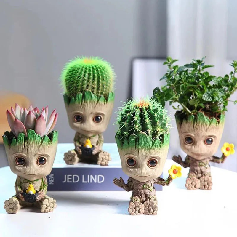 Mini Cartoon Groot Figurine – Cute Tree Man Ornament 5CM Desk Decor, Home & Office Miniature Model